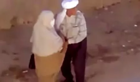 پرستار بزرگ با جوانان غول پیکر شانس سایت شهوانی خانه می یابد