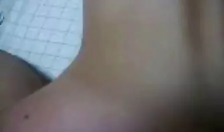 سبزه Longhaired در جوراب داستان سکسی از سایت شهوانی ساق بلند